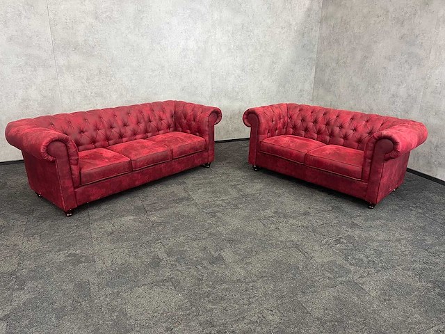2x bordeauxrode gecapitonneerde sofa - afbeelding 1 van  14