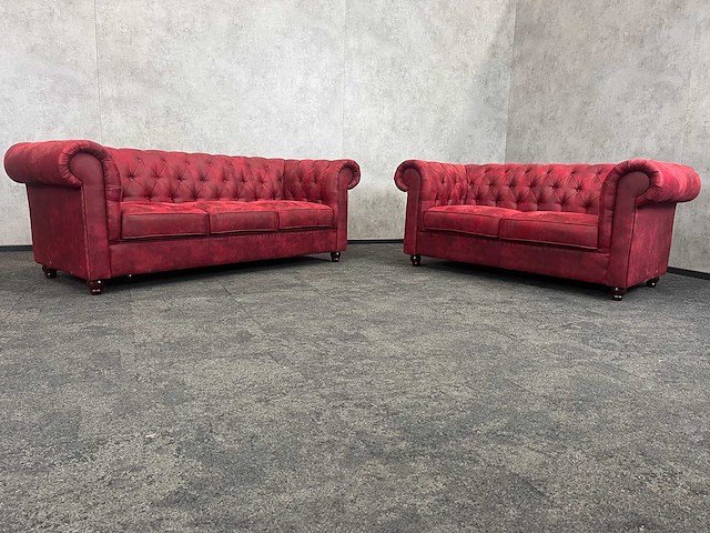 2x bordeauxrode gecapitonneerde sofa - afbeelding 2 van  14