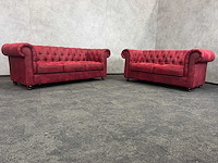 2x bordeauxrode gecapitonneerde sofa - afbeelding 2 van  14