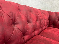 2x bordeauxrode gecapitonneerde sofa - afbeelding 7 van  14