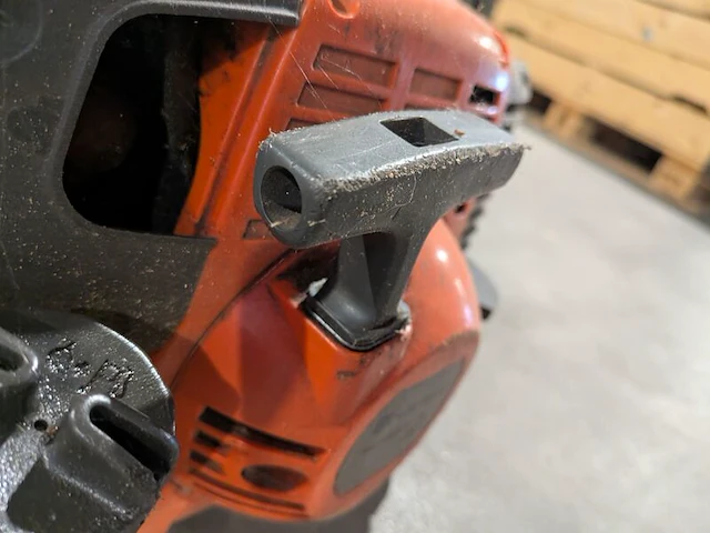 2x bosmaaier husqvarna - afbeelding 11 van  13