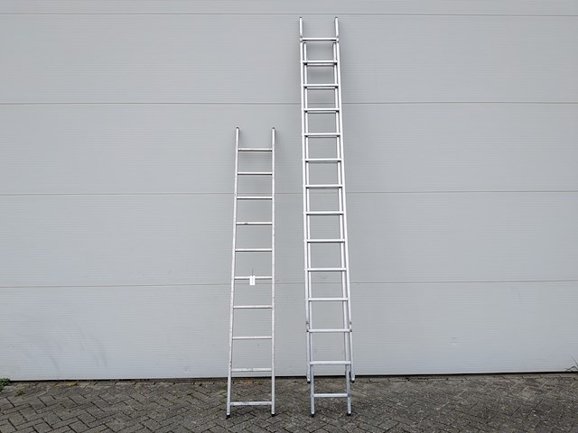 2x brandweerladder, zarges - afbeelding 1 van  9