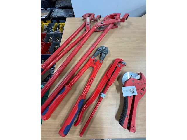 2x buigijzer, kniptangen en waterpomptang, o.a. knipex en - afbeelding 1 van  7