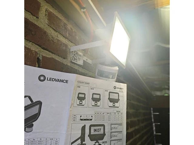 2x buitenlamp met sensor - afbeelding 1 van  2