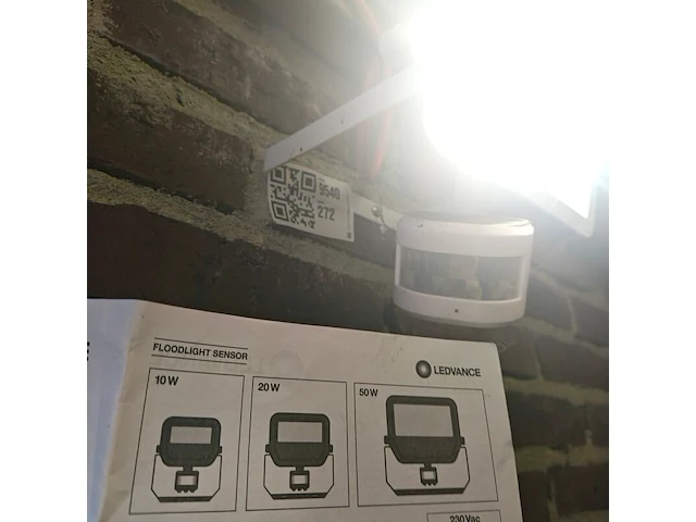 2x buitenlamp met sensor - afbeelding 2 van  2