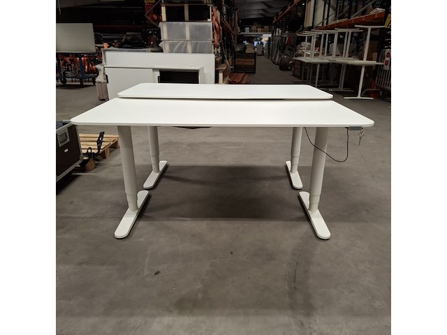 2x bureau elektrisch verstelbaar, ikea, wit - afbeelding 1 van  5