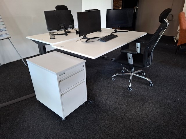 2x bureau met 2x bureaustoel - afbeelding 1 van  5