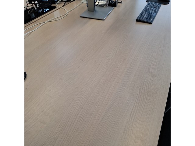 2x bureau met bureaustoel en 3x ladeblok - afbeelding 3 van  9