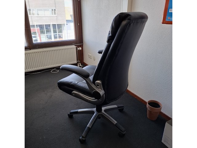 2x bureau met bureaustoel en 3x ladeblok - afbeelding 6 van  9