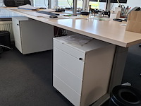 2x bureau met bureaustoel en 3x ladeblok - afbeelding 8 van  9