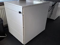 2x bureau met bureaustoel en 3x ladeblok - afbeelding 9 van  9