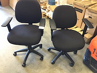 2x bureau stoelen met wielen, zwart - afbeelding 1 van  6