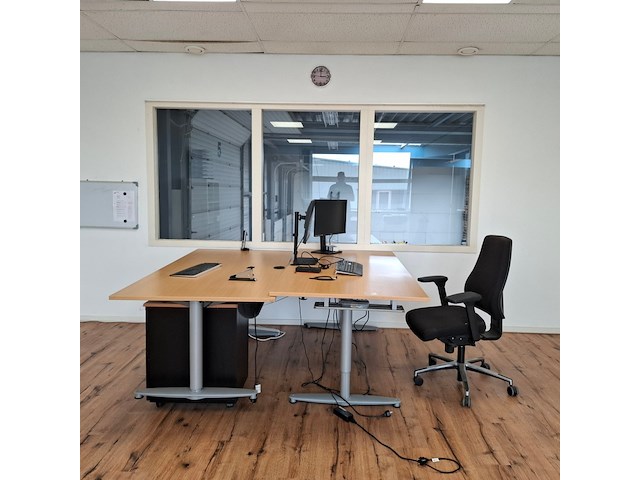 2x bureau - afbeelding 1 van  7