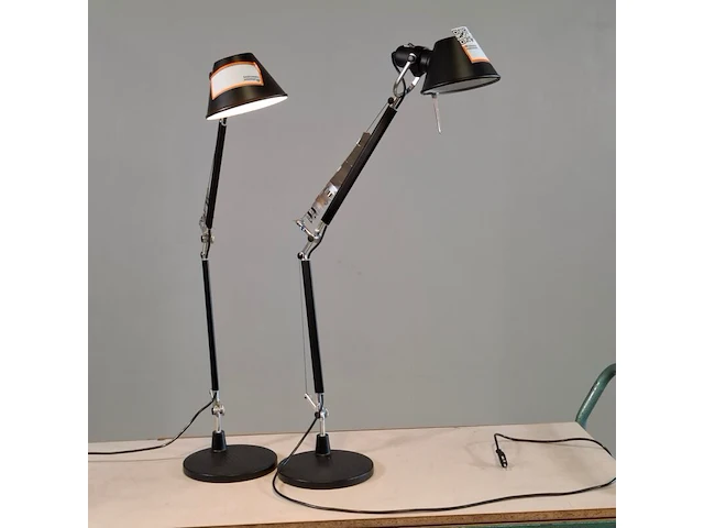 2x bureaulamp, artemide, tolomeo mini - afbeelding 1 van  10