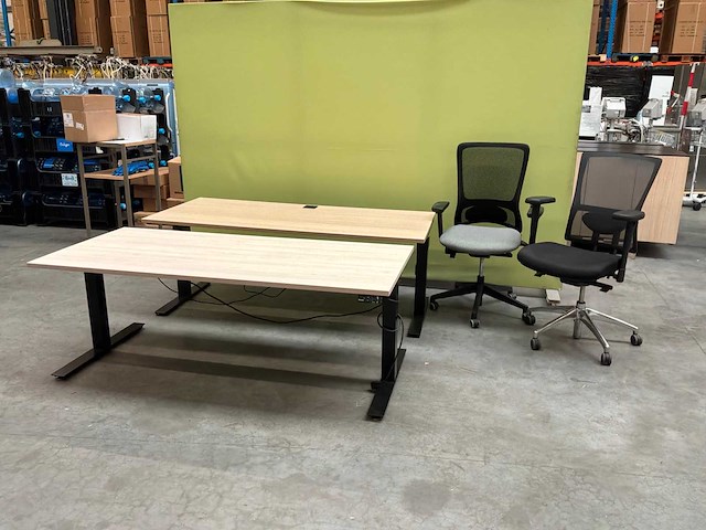 (2x) bureau’s inclusief 2 bureaustoelen - afbeelding 1 van  10