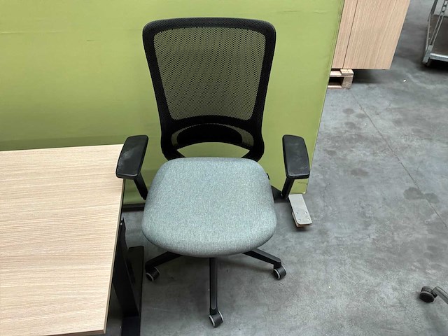 (2x) bureau’s inclusief 2 bureaustoelen - afbeelding 9 van  10