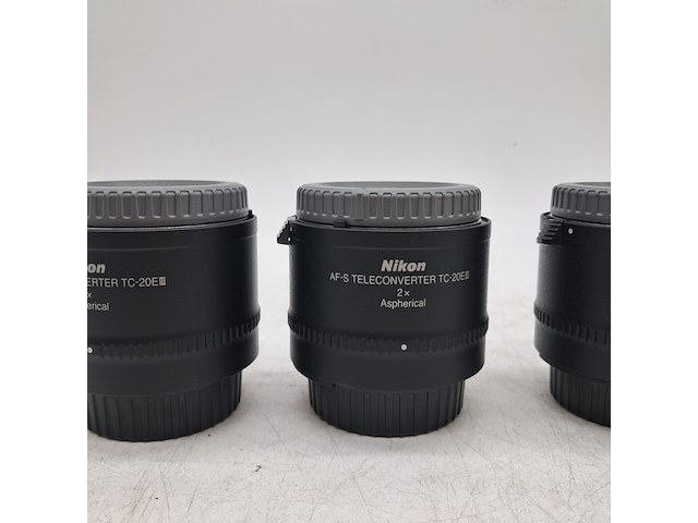 2x camera lens en 3x teleconverter, nikon, o.a. af-s micro nikkor 105mm 1:2.8g ed - afbeelding 4 van  13