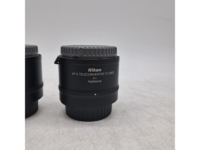 2x camera lens en 3x teleconverter, nikon, o.a. af-s micro nikkor 105mm 1:2.8g ed - afbeelding 5 van  13