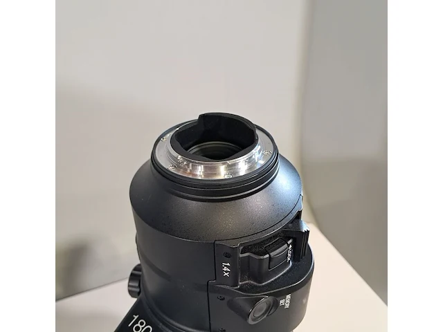 2x camera lens, nikon, o.a af-s nikkor 180-400mm 1:4e tc1.4 fl ed - afbeelding 10 van  23
