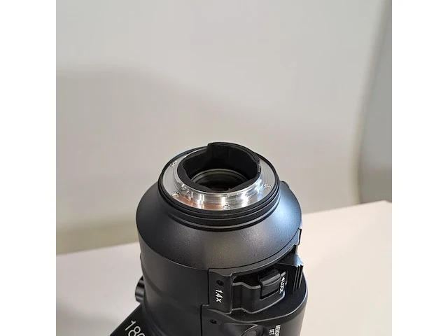2x camera lens, nikon, o.a af-s nikkor 180-400mm 1:4e tc1.4 fl ed - afbeelding 11 van  23