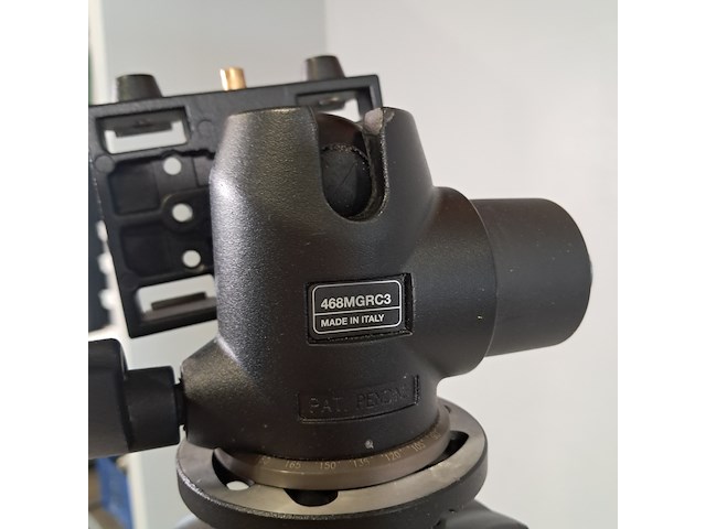 2x camerastatief, manfrotto, mt057c4 en model 190 - afbeelding 5 van  13