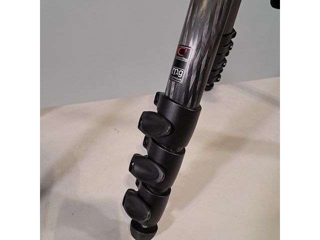 2x camerastatief, manfrotto, mt057c4 en model 190 - afbeelding 13 van  13