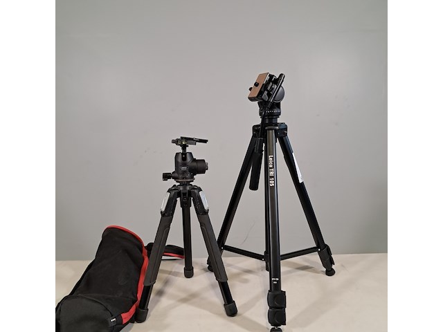 2x camerastatief, o.a. leica, o.a. tri105 - afbeelding 1 van  9