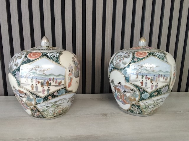 2x chinese vazen met deksel met keurmerk - afbeelding 1 van  5