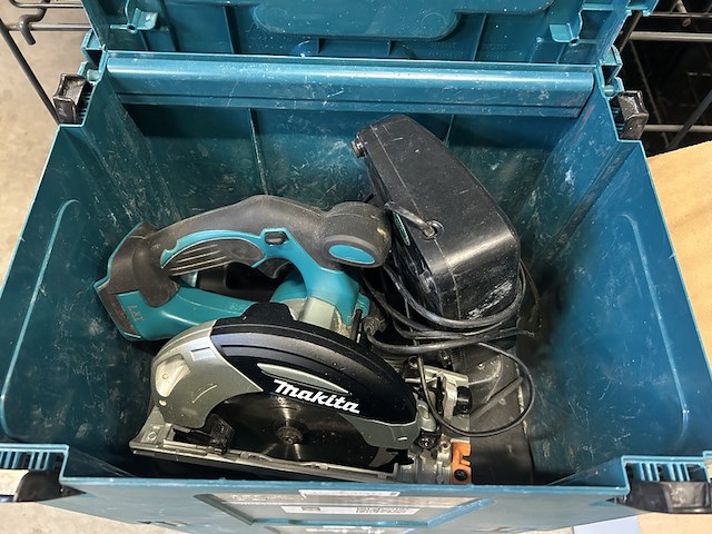 2x circkelzaag in koffer, 1x lader makita, dhs630zj - afbeelding 2 van  4
