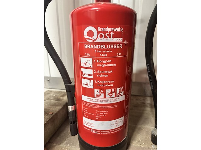 2x co₂-brandblusser en schuim brandblusser, ajax, co₂-blusser en schuimblusser, rood - afbeelding 3 van  3