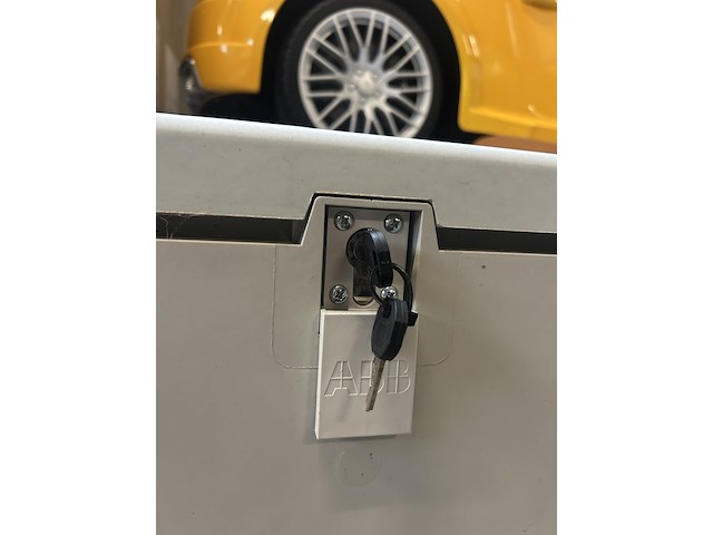 2x componenten voetpadkast, schakelkast abb, eh pedestal - afbeelding 3 van  4