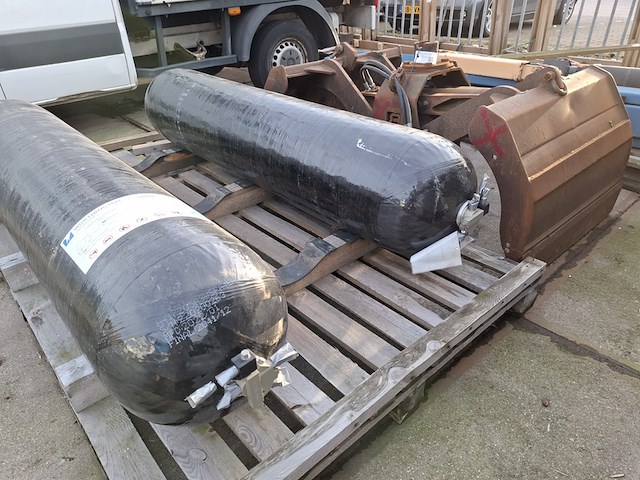 2x composiet gecomprimeerde waterstofcilinder worthington industries - afbeelding 4 van  9