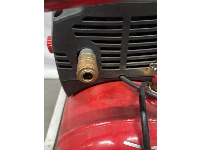 2x compressor en 2x accuboormachine, herkules en dewalt, 200/10/24 air compressor, dc740, rood - afbeelding 5 van  19