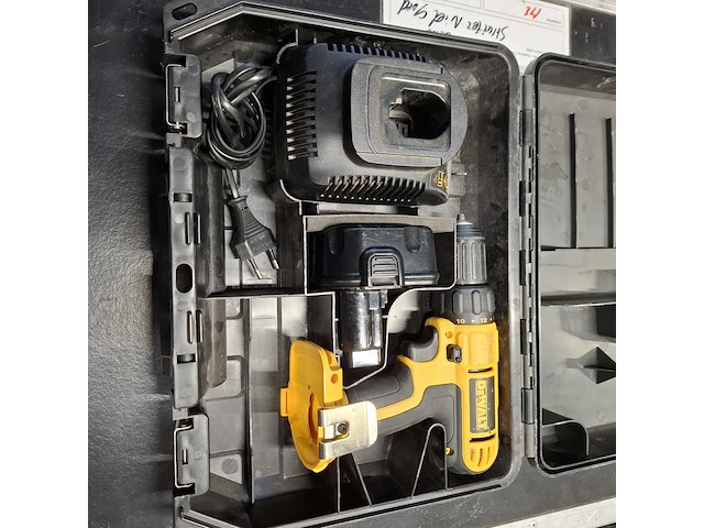 2x compressor en 2x accuboormachine, herkules en dewalt, 200/10/24 air compressor, dc740, rood - afbeelding 10 van  19