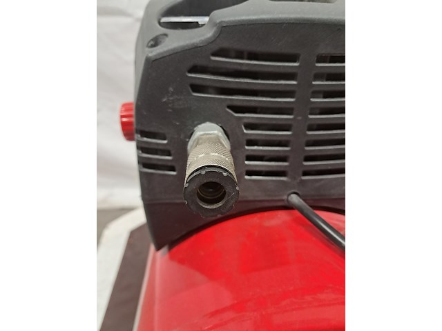 2x compressor en 2x accuboormachine, herkules en dewalt, 200/10/24 air compressor, dc740, rood - afbeelding 17 van  19