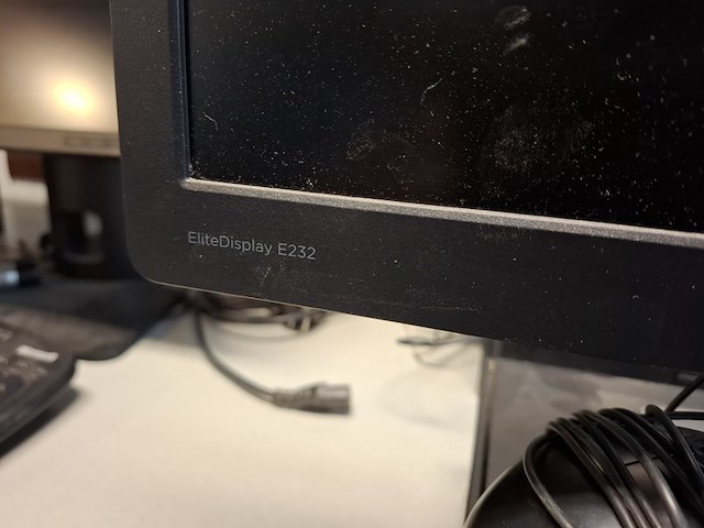 2x computer met beeldscherm en toetsenbord hp, hp pro 6300 sff i5 en hp elitedesk 800 g1 sff i5, bouwjaar 2013 en 2016 - afbeelding 5 van  8