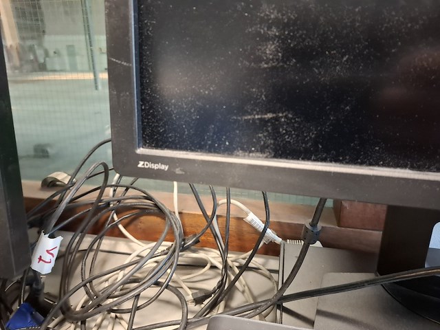 2x computer met beeldscherm en toetsenbord hp, hp pro 6300 sff i5 en hp elitedesk 800 g1 sff i5, bouwjaar 2013 en 2016 - afbeelding 8 van  8