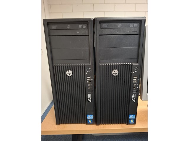 2x computer met beeldscherm , hp, hp workstation z210, 2016 - afbeelding 2 van  5