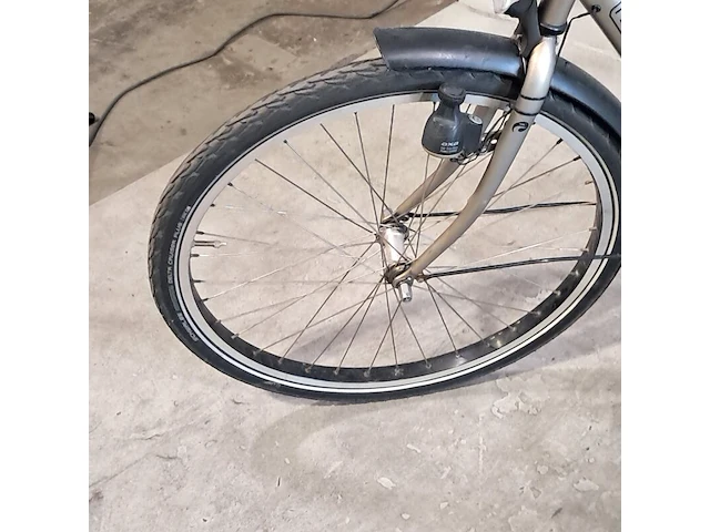 2x damesfiets, batavus, personal bike - afbeelding 6 van  17