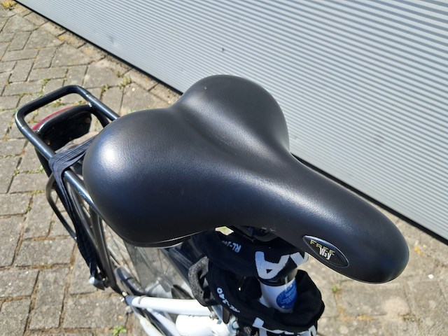 2x damesfiets, wit - afbeelding 2 van  27