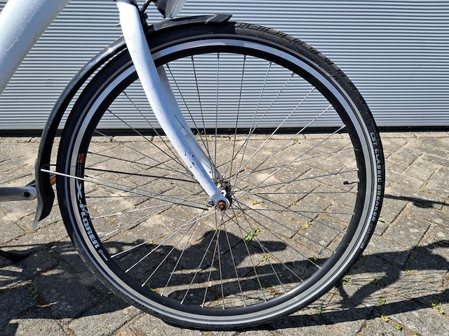 2x damesfiets, wit - afbeelding 7 van  22