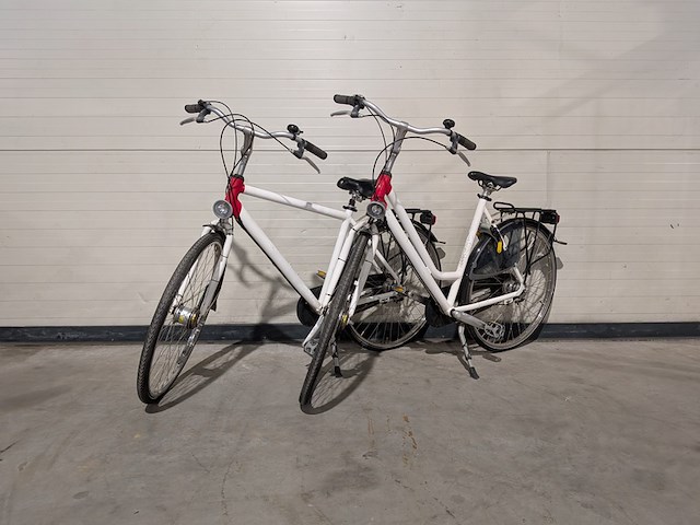 2x damesfiets - afbeelding 1 van  13