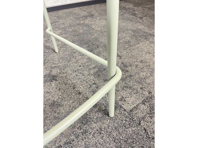 2x de vorm hale - duurzame design barstoel - afbeelding 7 van  8