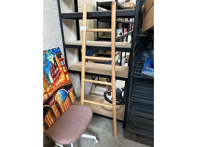 2x decoratie w.o. schilderij, 1x stoel - afbeelding 2 van  4