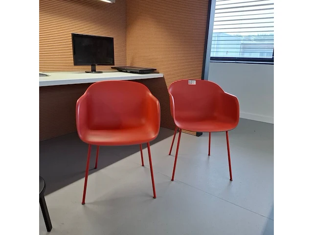 2x design stoel muuto - afbeelding 2 van  8