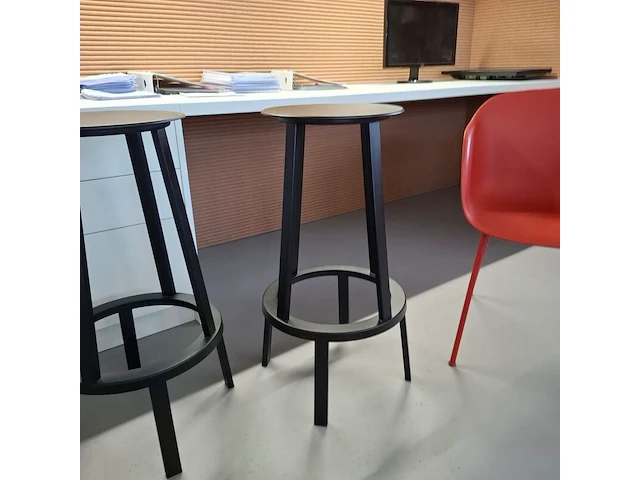 2x design stoel muuto - afbeelding 8 van  8