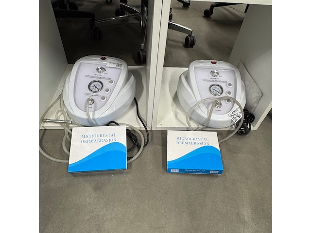 2x diamant microdermabrasie machine - afbeelding 1 van  3