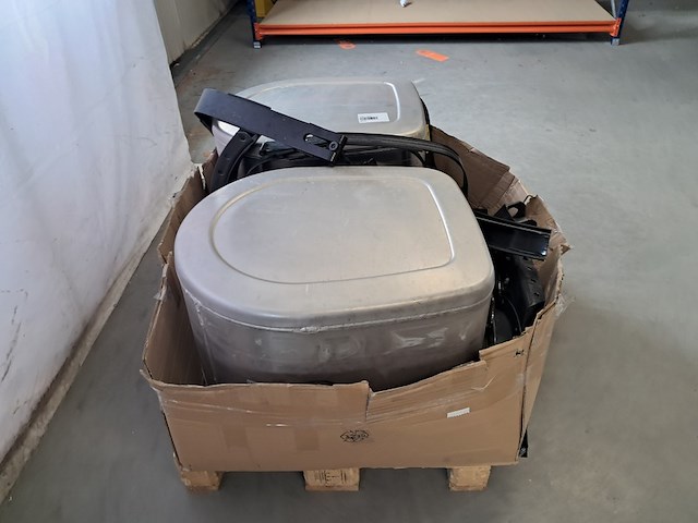 2x dieseltank, volvo - afbeelding 4 van  11