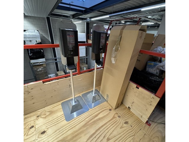 2x dispenser, op voet - afbeelding 2 van  3