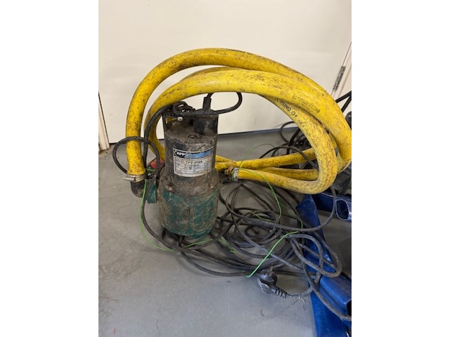 2x dompelpomp, in krat - afbeelding 3 van  5